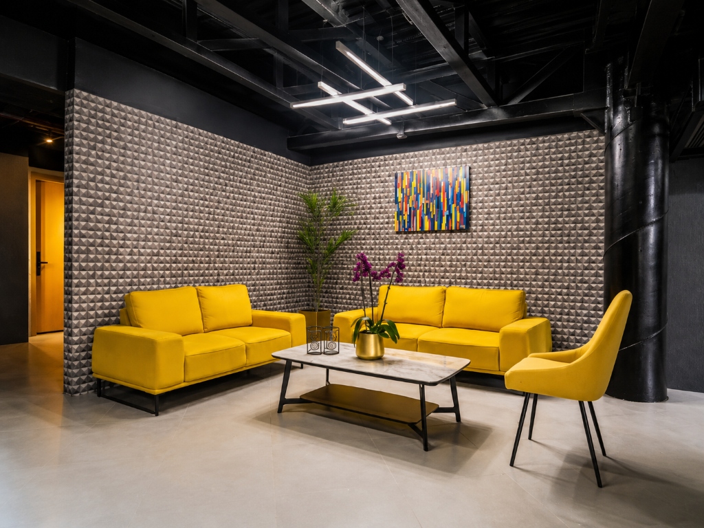 Salón de estar y sofás amarillos